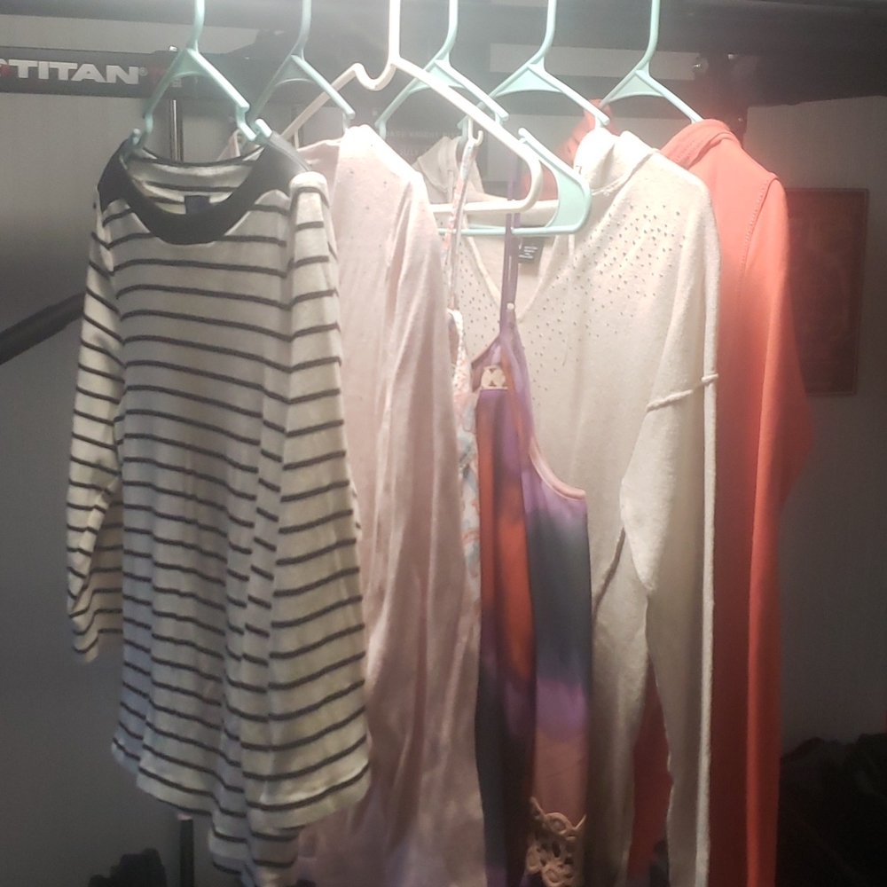 Lot of 6 womens sz medium designer brand shirts polo, dkny, CK, Jessica simpson